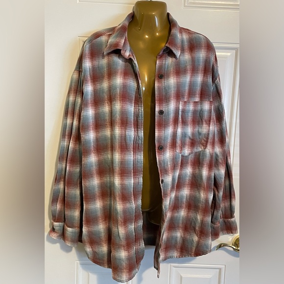 wild fable Tops - MAKE AN OFFER! NWOT Women’s Plaid Button-Up Shirt with pockets!! XL